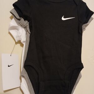 Nike Baby Bodysuit Trio - Black, Gray, White